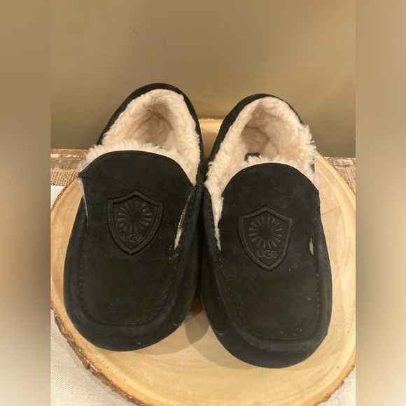 UGG‎ ASCOT NOBLE SHEEPSKIN MEN'S MOCCASIN SLIPPERS House Shoes Black 1015673 9 - Picture 1 of 10
